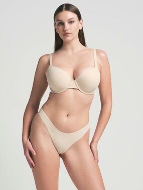 Skims Fits Everybody T Shirt Bra Sand 40DD Lightly Lined Demi NWOT